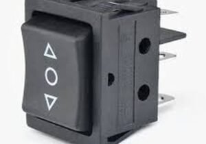 INTERRUPTOR CUADRADO PTO.MEDIO DOBLE MARCHA